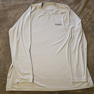 Huk Men's Performance Lomg Sleeve Tee - Light Gray w/ Green Camo Logo